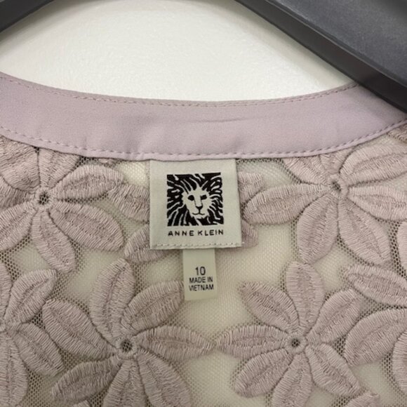 Lace Cardigan (Like New) - Picture 3 of 8